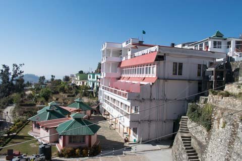 hotel himshikar chaukori